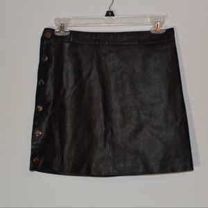 FOREVER 21 FAUX BLACK LEATHER MINI SKIRT